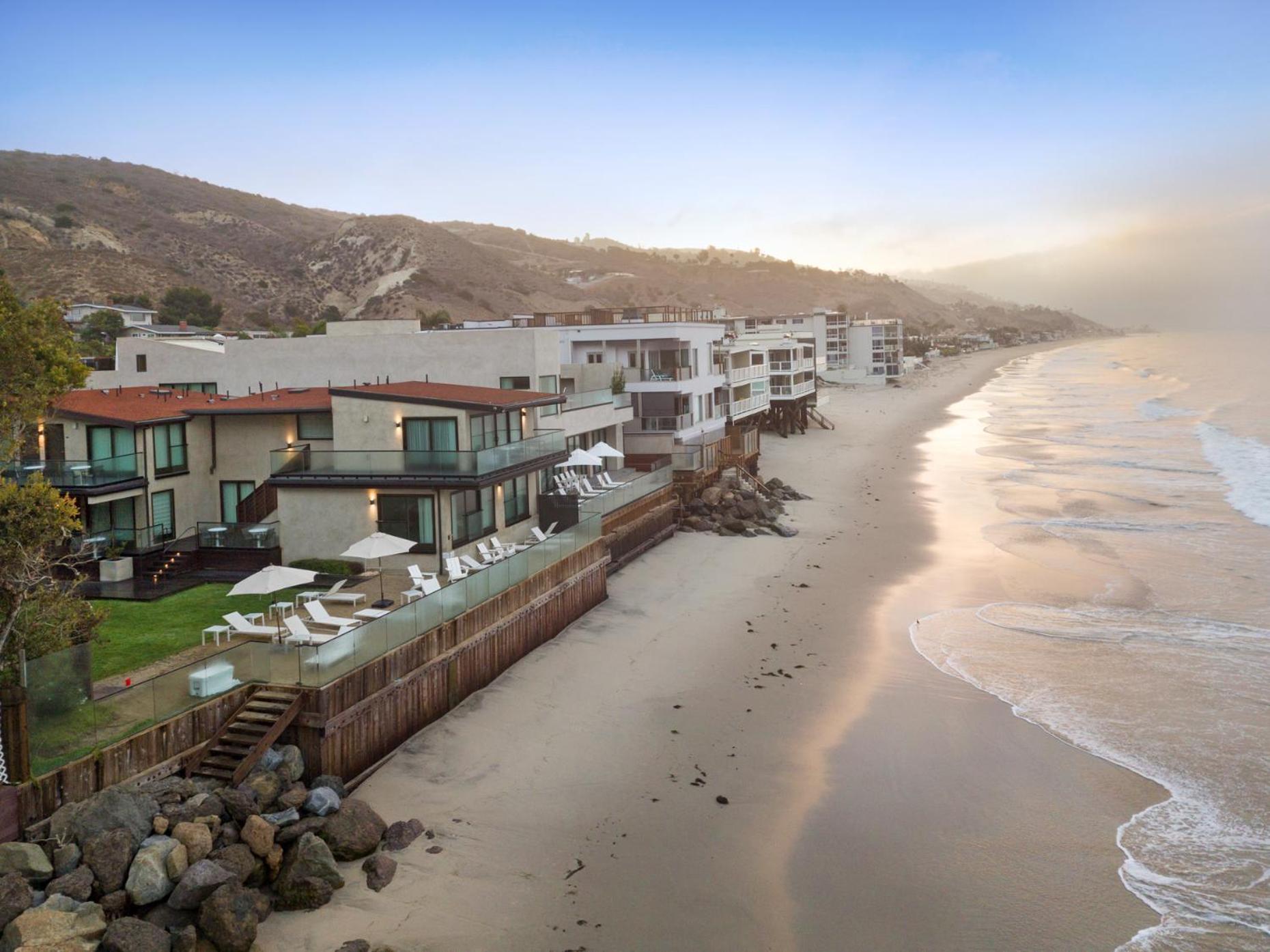 Malibu Sand Carbon Beach Suites Exteriér fotografie
