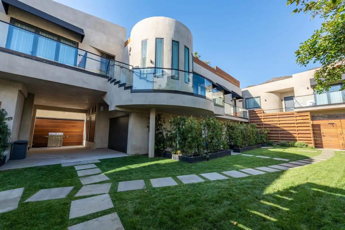 Malibu Sand Carbon Beach Suites Exteriér fotografie