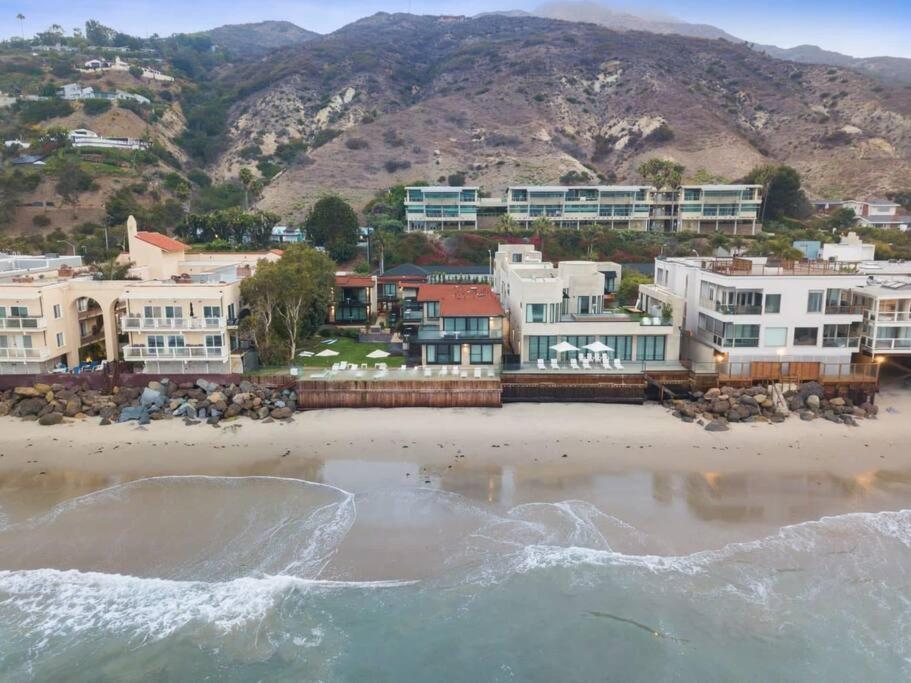 Malibu Sand Carbon Beach Suites Exteriér fotografie