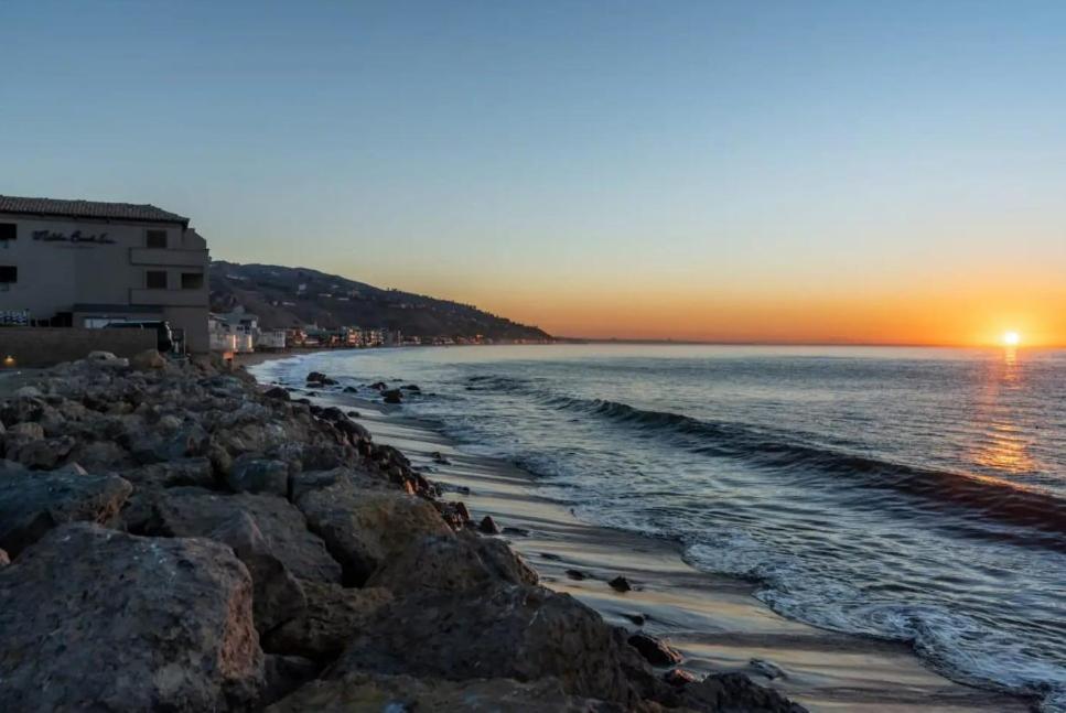 Malibu Sand Carbon Beach Suites Exteriér fotografie