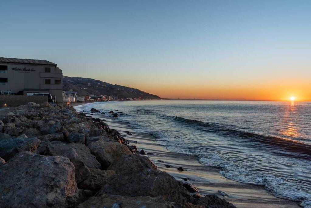 Malibu Sand Carbon Beach Suites Exteriér fotografie